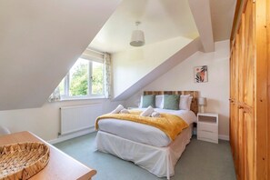 3 bedrooms, iron/ironing board, travel crib, free WiFi