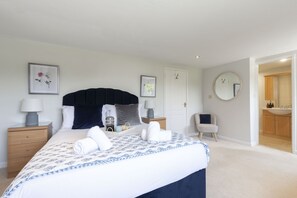 3 bedrooms, iron/ironing board, travel crib, WiFi (free)