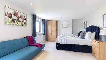 3 bedrooms, iron/ironing board, travel cot, free WiFi