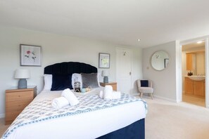 3 bedrooms, iron/ironing board, travel cot, free WiFi
