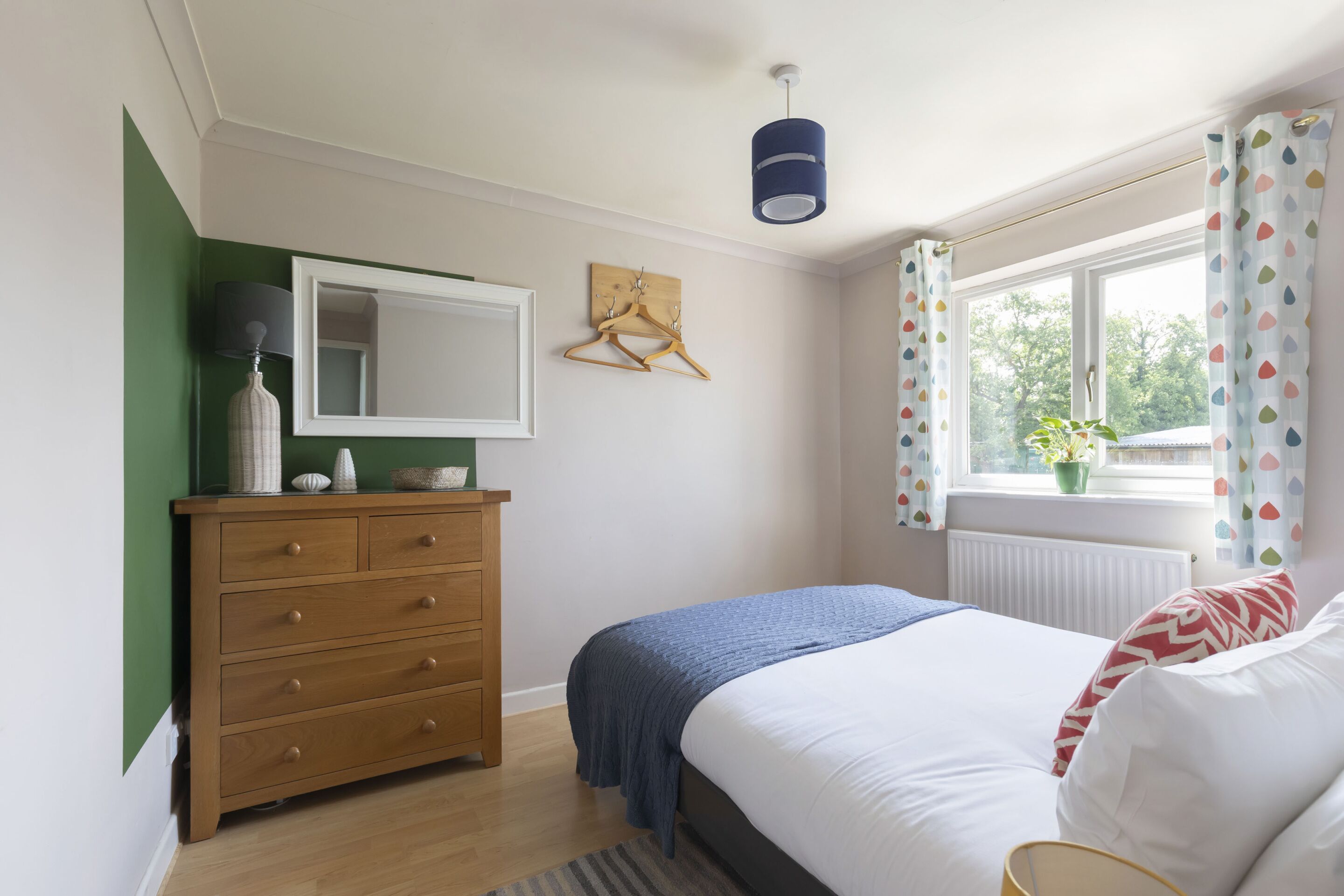 3 bedrooms, iron/ironing board, travel crib, WiFi (free)