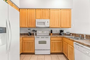 Condo, Multiple Beds, Balcony, Garden View (Caribe Cove Charm) | Private kitchen