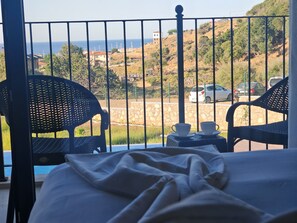 Deluxe Room | In-room safe, blackout drapes, soundproofing, free WiFi - Rigani Gökçeada (+14)  (Gokceada)