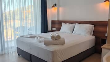 Deluxe Double or Twin Room | In-room safe, blackout drapes, soundproofing, free WiFi