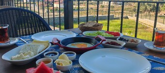 Rigani Gökçeada (+14) 