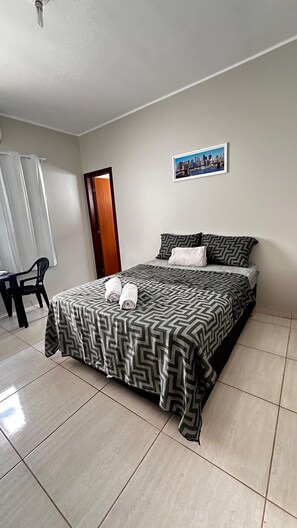 WiFi, bed sheets