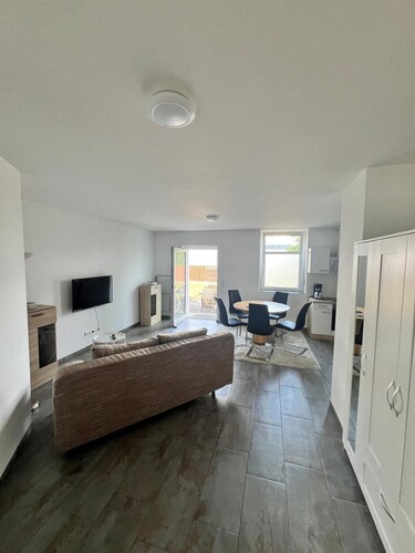 Erdgeschosswohnung mit umfriedetem Garten max. 5 Personen. Haustierfreundlich!