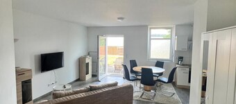 First floor apartment with enclosed garden max. 5 persons. Pet friendly!