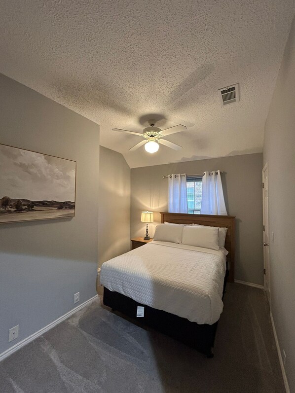 4 bedrooms, iron/ironing board, free WiFi, bed sheets