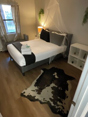 1 chambre, fer et planche à repasser, accès Internet, draps fournis