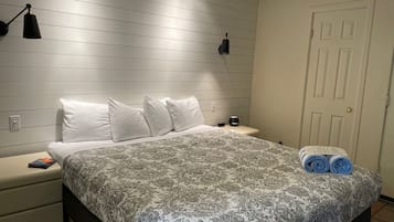 Standard Room | In-room safe, laptop workspace, iron/ironing board, free WiFi