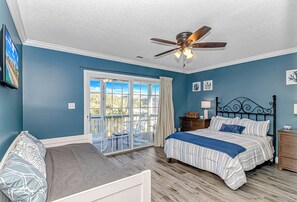 4 soverom, strykejern/-brett, reiseseng for barn og wi-fi (inkludert)