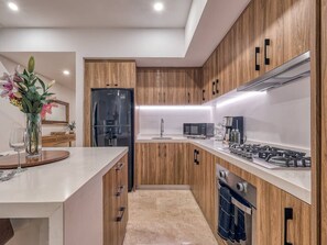 Fridge, microwave, oven, stovetop