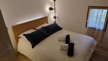 2 bedrooms, iron/ironing board, free WiFi, bed sheets