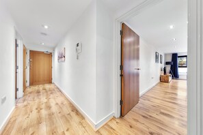 Interior - Liverpool Street Retreat (London)