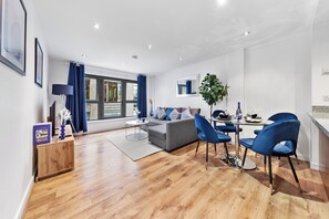 Interior - Liverpool Street Retreat (London)
