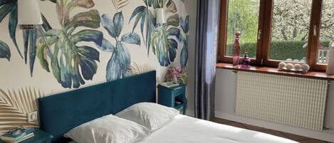 3 bedrooms, bed sheets