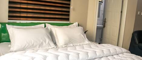 Quarto casal família | Escrivaninha, espaço de trabalho para notebook