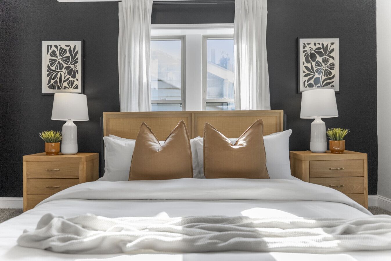 4 bedrooms, desk, iron/ironing board, travel cot