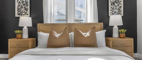 4 bedrooms, desk, iron/ironing board, travel cot