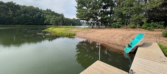 Private beach on Pine Lake, great views, 3 spacious bedrooms and 2 living rooms