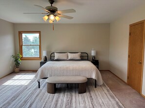 3 chambres, fer et planche à repasser, Wi-Fi gratuit, draps fournis