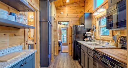 Tiny House Log Cabin