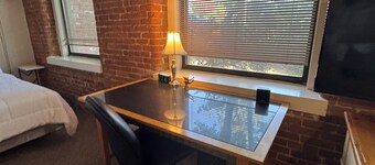 Cozy studio in the heart of Downtown Mystic.