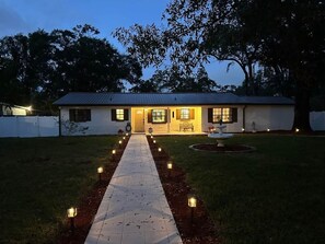 المنشأة من الخارج