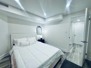 2 bedrooms, iron/ironing board, free WiFi, bed sheets