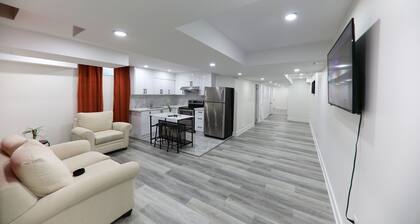Clean & Cozy Home Near Downtown