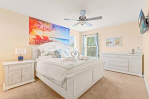 บ้านพัก, หลายเตียง, ใช้สระว่ายน้ำได้, วิวสระว่ายน้ำ (Solterra Bliss) | ห้องพักตกแต่งอย่างมีเอกลักษณ์, ตกแต่งพิเศษโดยเฉพาะ, ผ้าปูที่นอน