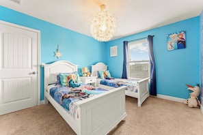 Maison, plusieurs lits, accès piscine, vue piscine (Solterra Bliss) | Décoration personnalisée, ameublement personnalisé, draps fournis