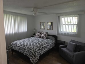 3 sovrum, skrivbord, strykjärn/strykbräda och gratis wi-fi