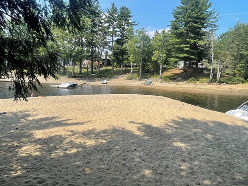 Great Sacandaga Lake 4 Season Cabin - Leaf Peeping Availability!