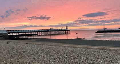 Herne Bay Ground Floor 1-Bed Flat with Direct Seaview and Private Front Garden