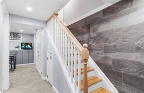 Interior - Spacious Renovated 5BR Home - Sleeps 12, Near Beaches, NYC & Huntington Village (Wheatley Heights)