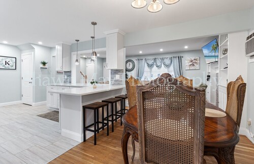 NEWLY RENOVATED MODERN 4BR, 3BTH COLONIAL HOME 2 LEVELS AC  Near All, NYC Access