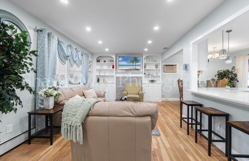 NEWLY RENOVATED MODERN 4BR, 3BTH COLONIAL HOME 2 LEVELS AC Near All, NYC Access