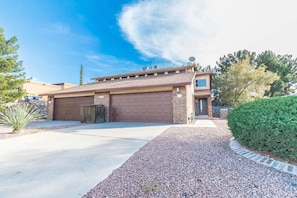 Exterior - Stylish Retreat w/ Private Patio, King Bed and BBQ (El Paso)