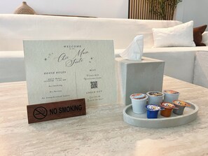 3 室のベッドルーム、アイロン / アイロン台、WiFi (無料)、ベッドシーツ