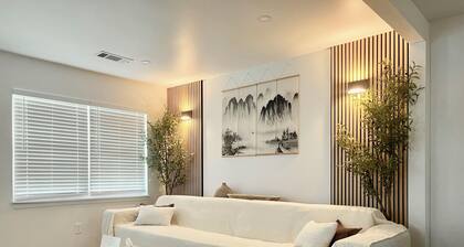 Chic Main Suite Private - EV Charging & Parking