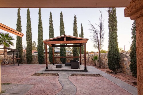 Cozy Retreat w/ King Bed, Backyard & Private Patio