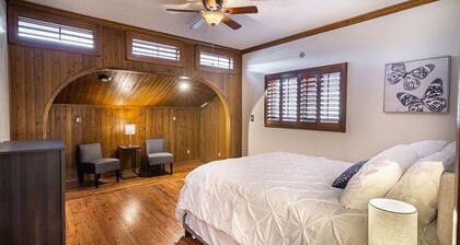 Cozy Home w/Private Patio, KingBed, Fireplace, BBQ