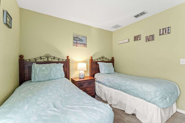 House, Multiple Beds, Pool Access, Pool View (Tropical Oasis on Hypolita) | Individually decorated, individually furnished, bed sheets