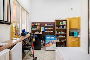 House, Multiple Beds, Pool Access, Pool View (Tropical Oasis on Hypolita) | Interior