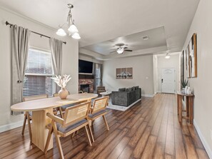 Dining - Family-Friendly 3BR Retreat Sleeps 10 King Suite Bunks and Office (Lake Dallas)