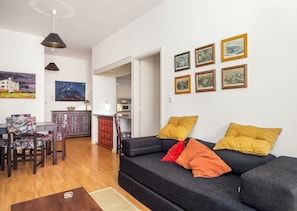 TV - Historic gem in the heart of Ribeira, 2 minutes from Douro. (Porto)