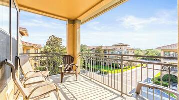 Condo, Berbilang Katil, Pool Access, Garden View (Tuscan Paradise At Bella Piazza) | Pemandangan dari bilik