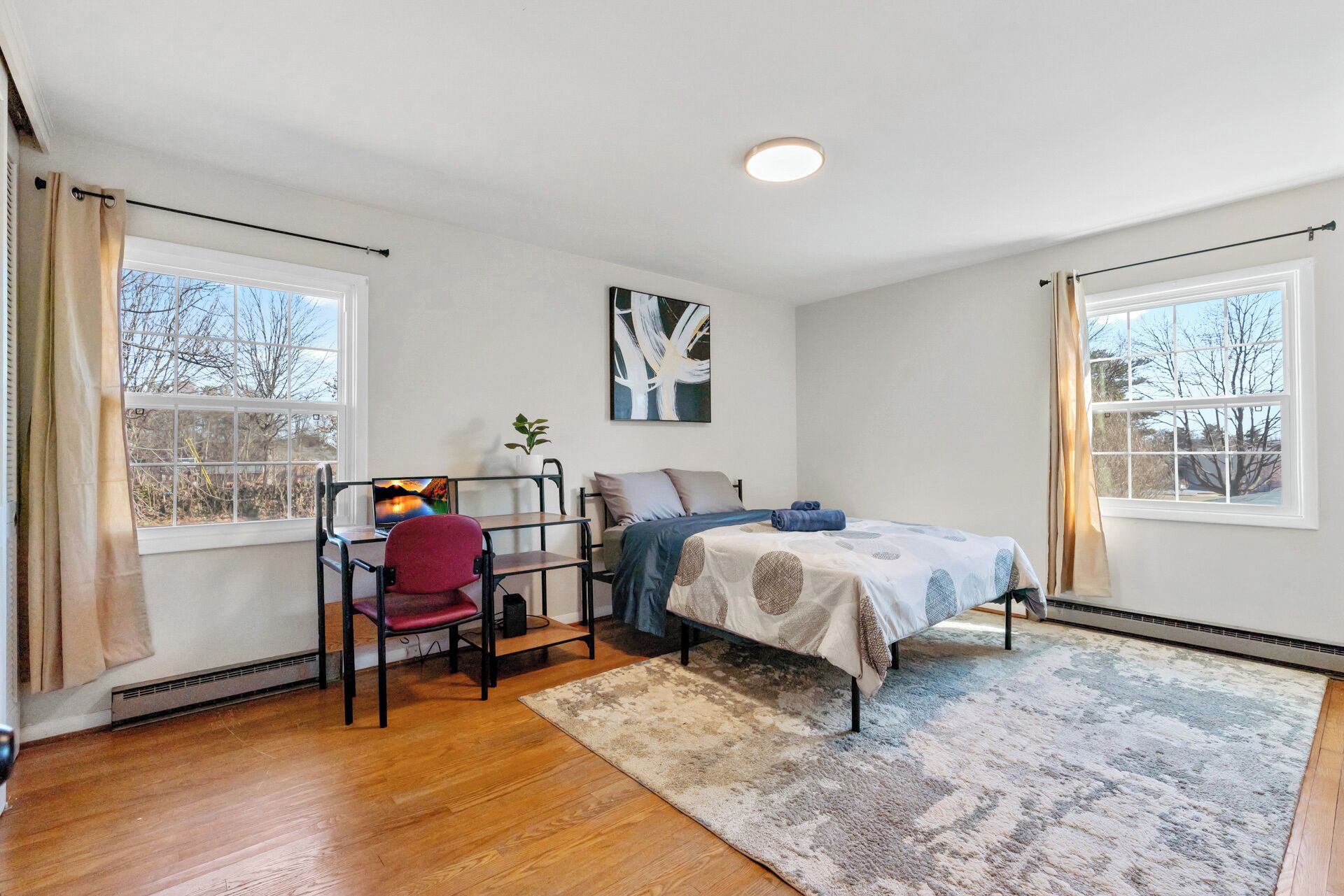 4 Schlafzimmer, Schreibtisch, Bügeleisen/Bügelbrett, kostenloses WLAN